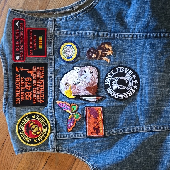 Womens Vintage Levi Jean Vest With Patches - Picture 3 of 5